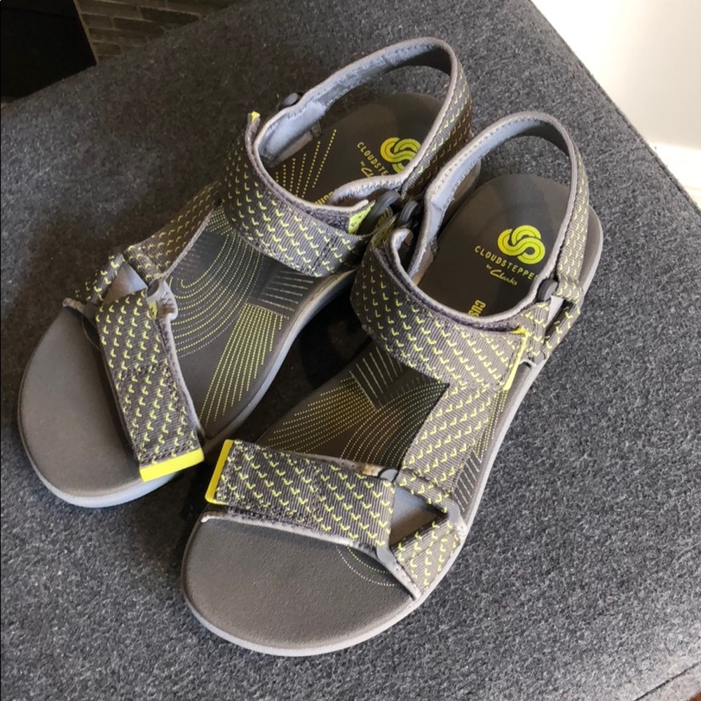 Clark’s Comfort Cloud Stepper Sandals- New